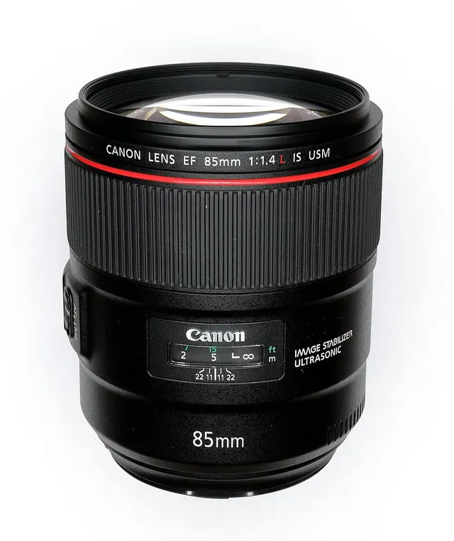 Canon EF 85mm f/1.4L IS USM