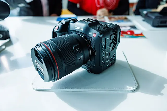Canon EOS C70