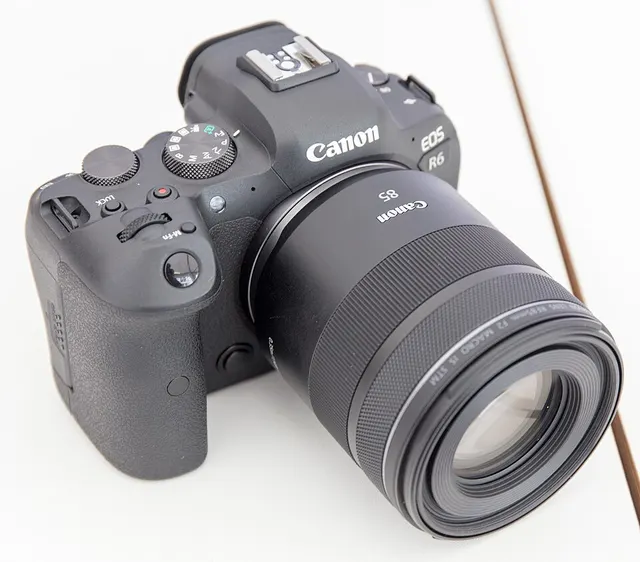 Canon EOS R6