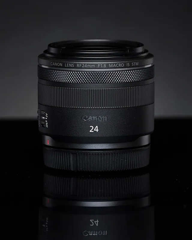 Canon RF 24mm F1.8 Macro IS STM