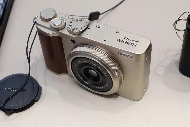 Fujifilm XF10