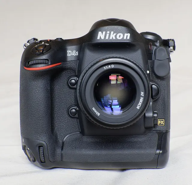 Nikon D4S