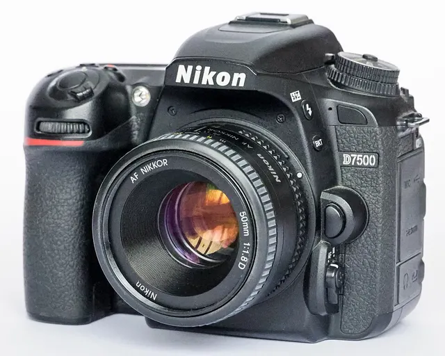 Nikon D7500