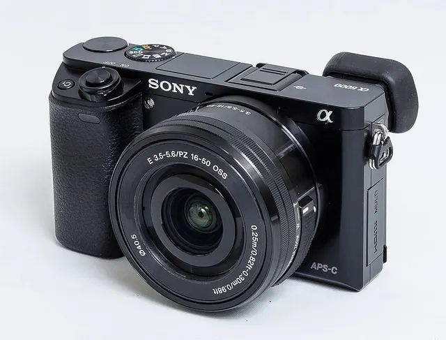 Sony α6000