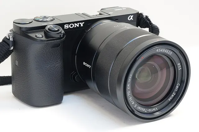 Sony Vario-Tessar T* E 16-70mm F4 ZA OSS