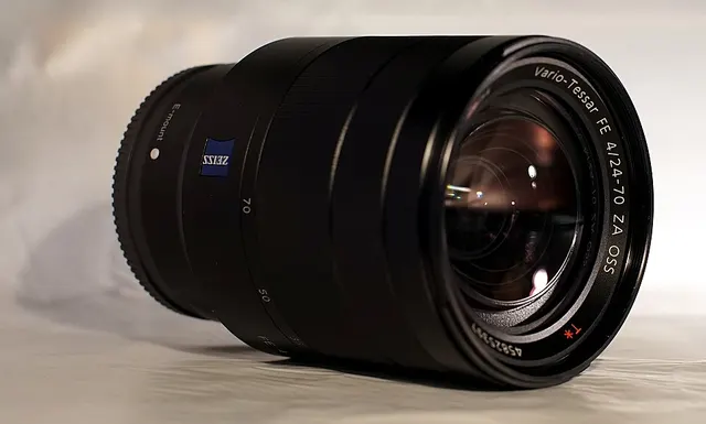 Sony Vario-Tessar T* FE 24-70mm F4 ZA OSS